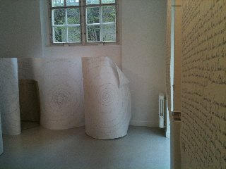 Rouleaux et mur écrit, Brachfeld Gallery, 2011